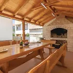 Lovely Apartment In Zadar With Wifi