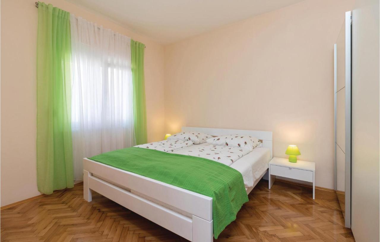 Appartement Lovely In With Wifi Zadar