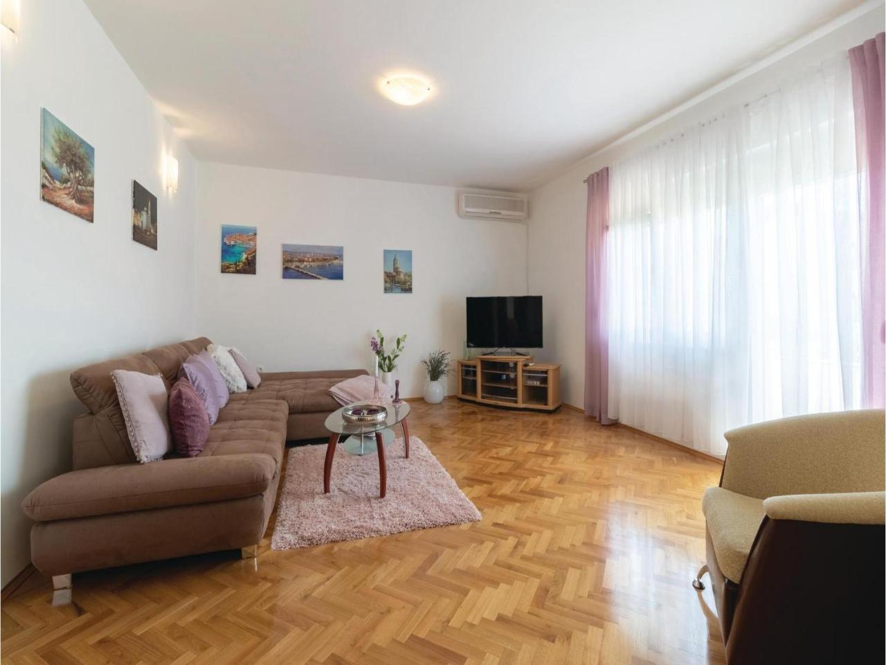Appartement Lovely In With Wifi Zadar